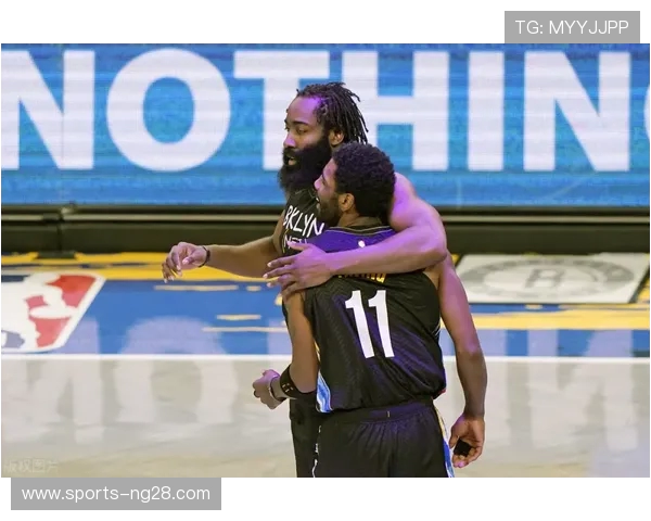 《NBA新赛季全面解析：球员转会动态、冠军争夺战与新星崛起》